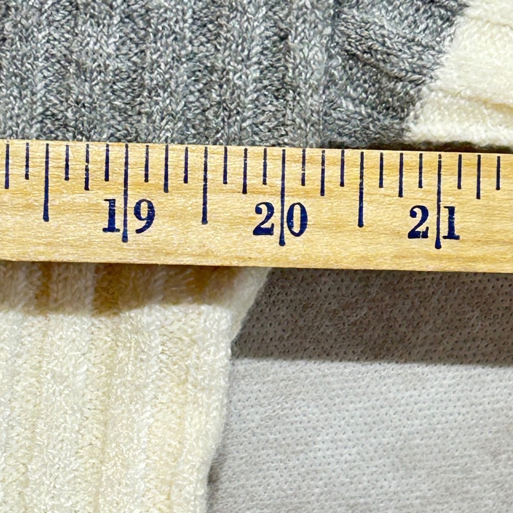 NWT Pink Republic Grey White Striped Ribbed V-Neck Button Cardigan Small - Picture 7 of 9